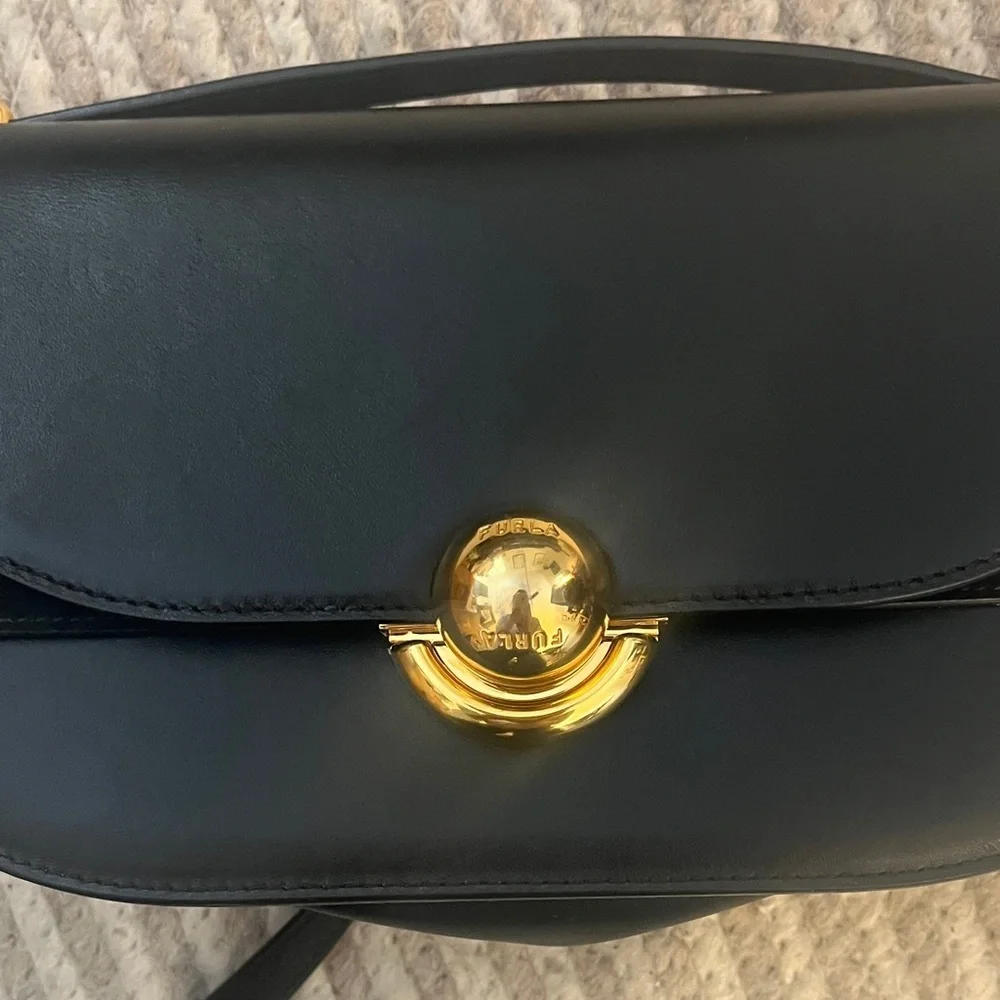 Furla Small Nero Sfera Crossbody / Shoulder Bag in Black. Gold Hardware. - Picture 5 of 16
